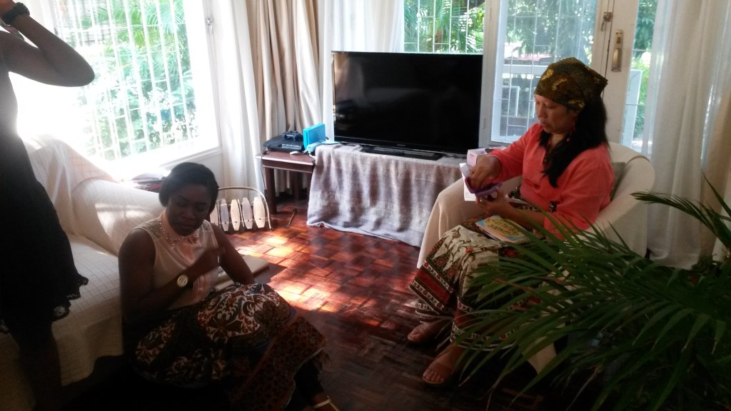 team members exchanging knowledge and skills