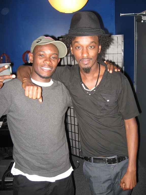 knaan waving flag somalia