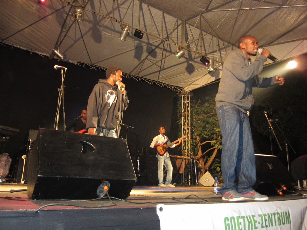 sylvester and abramz performing